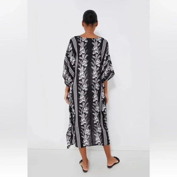 TUCKERNUCK Tnuck Beach Noir‎ Bloom Caftan Dress Coverup - Picture 4 of 12